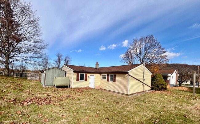 Photo - 3 Bedroom Ephrata Home with Garage!