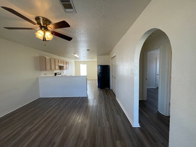 Photo - 1606 Dugger Cir Unidad D