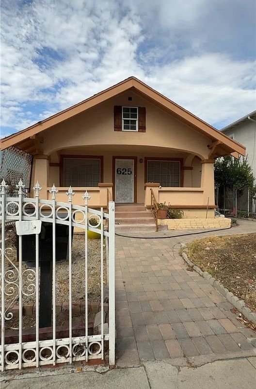 Building Photo - 625 W 41st Dr