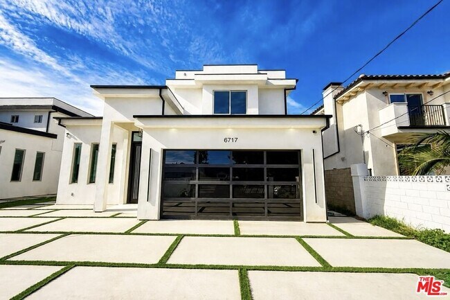 Building Photo - 6723 Sunnyslope Ave