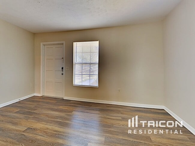 Photo - 1201 Windsor Cir
