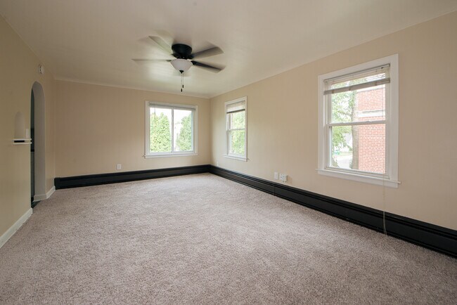 Living Room - 209 Kedzie St Unit Apartment #2