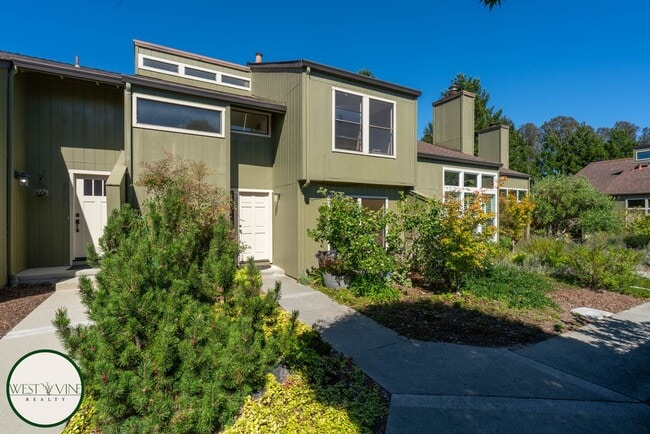 Photo - Remodeled 3 Bedroom Townhouse | Private Patio | Washer/Dryer