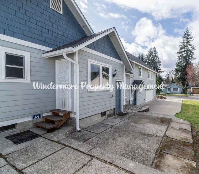 Photo - Beautifully Remodeled 2 bedroom in convenient location, private balcony, over sized garage, A/C a...