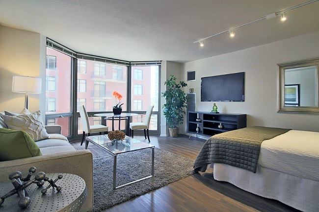 Photo - 1124 N Dearborn St Condo