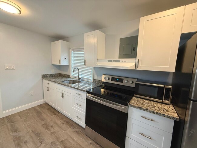 Photo - 27 NW 11th Ave