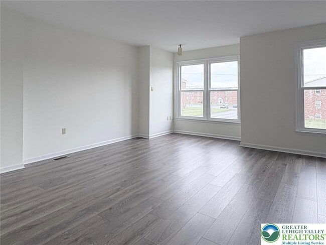 Photo - 1217 N Nelson St