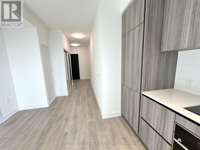 Photo - 117 Broadway Ave Unité 2612