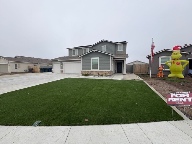 Beautiful 5 Bedroom Home in Tulare Availab... - Beautiful 5 Bedroom Home in Tulare Availab...