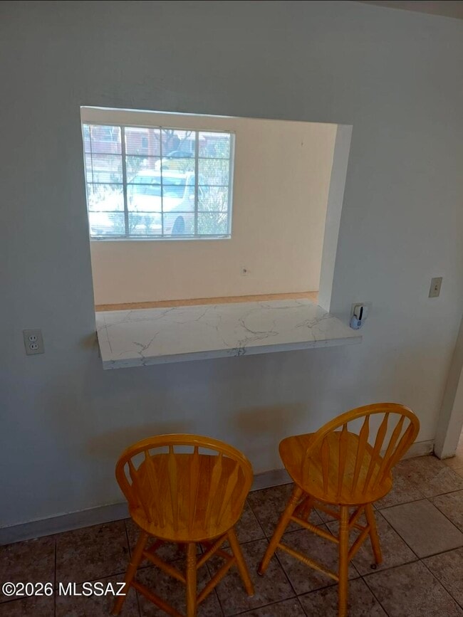Photo - 4039 E North St