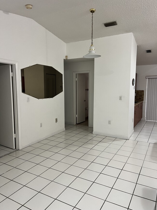 Photo - 7702 W 29th Way Unit Captain Hialeah