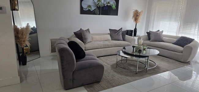 Photo - 896 SW 64th Ter Unit 896