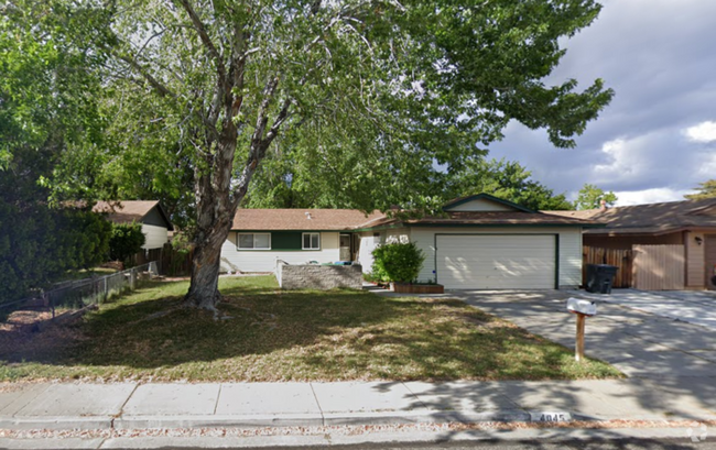Building Photo - 3 Bedroom 2 Bath 2 Car Garage home in the ...