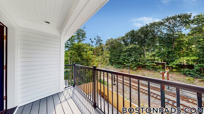 Photo - 101 Sumner Rd Unit 1