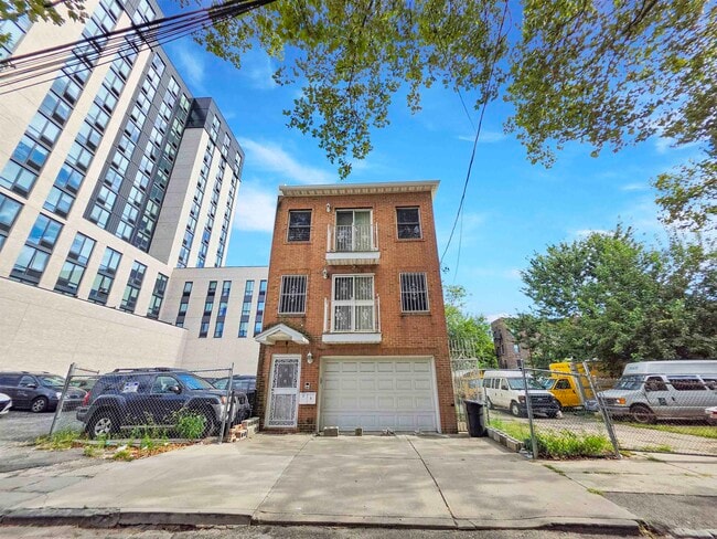 Building Photo - 14 Nevin St Unit 2 Rental