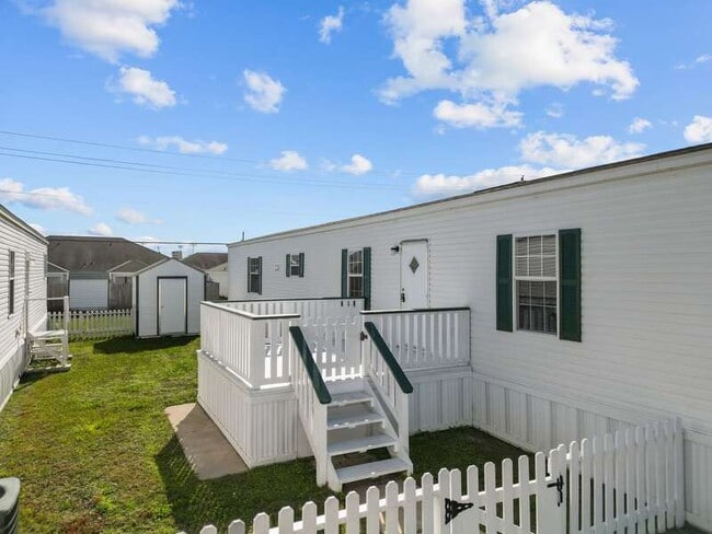 Photo - 5133 Martinique Calle