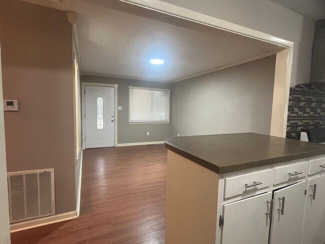 108 Calloway Ave
