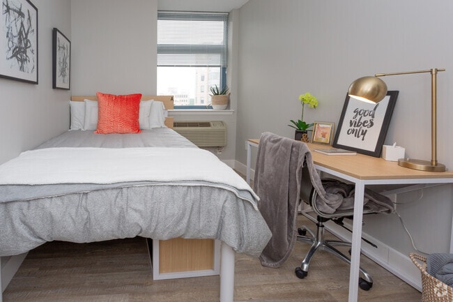 Bedroom 1 - SoCam290