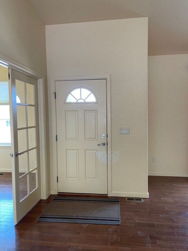 Photo - 422 Storm Ridge Dr