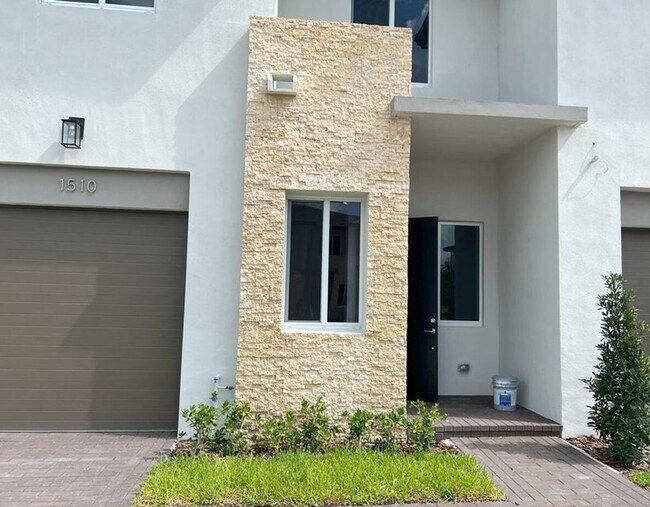 Photo - 1510 Pioneer Way