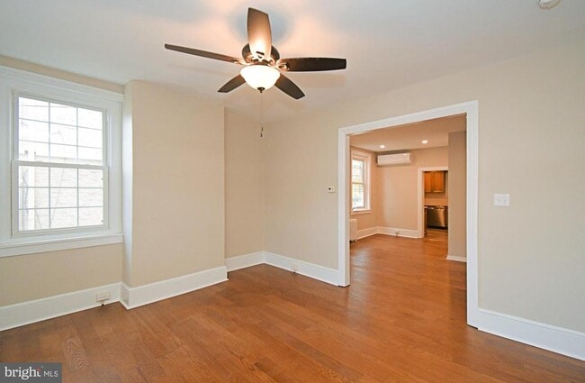 Photo - 232 Morgan St