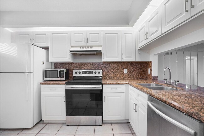 Photo - 109 Lake Emerald Dr Unit 110