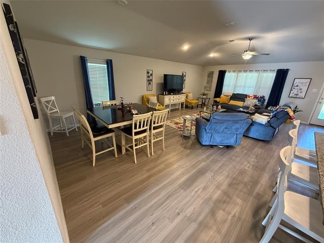 Photo - 8000 Larch Ln