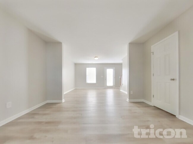 Photo - 725 Jack Russell Ct