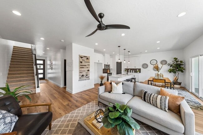 Photo - Beautiful 3 Bedroom 2.5 Bathroom Home