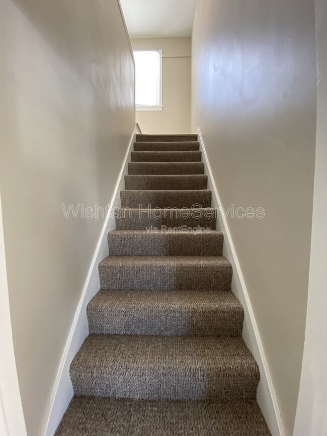 Photo - 427 W Murray St