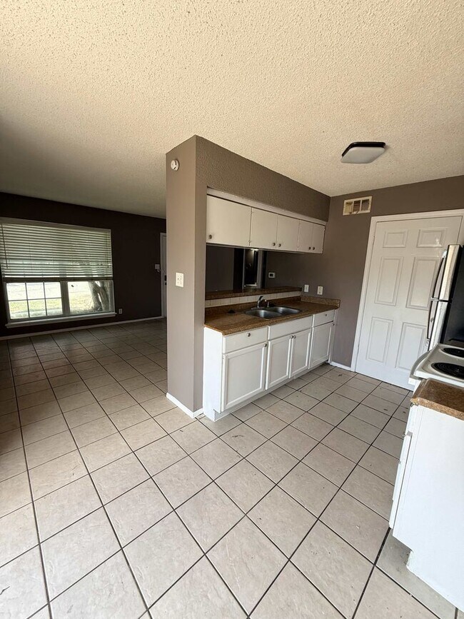 Photo - 2000 Dexmoor Dr Unit 1