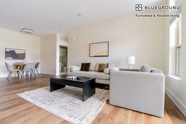 1501 W Howard Ln Unit SI FL5-ID365