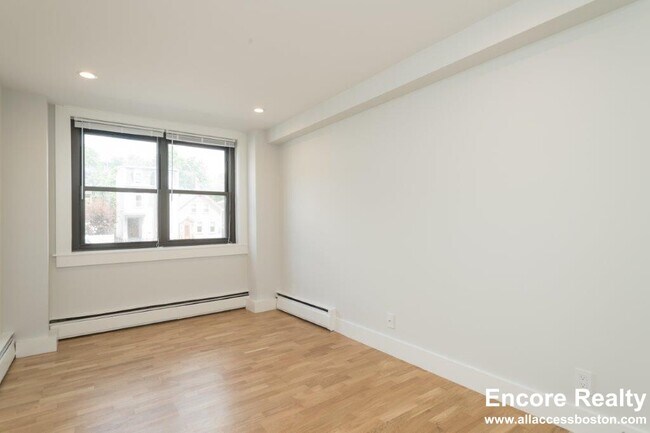 Photo - 10 Sherman Rd Unit 706