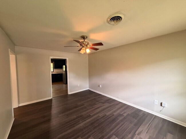 1706 Minerva Dr
