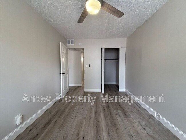 Photo - 1215 E St