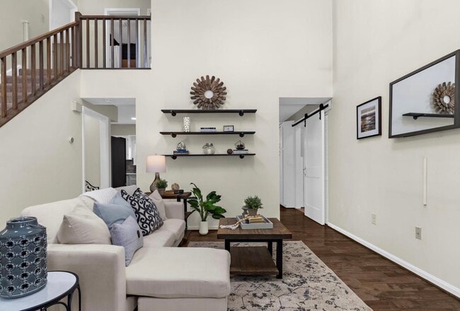 Photo - 20 Windwhisper Ln