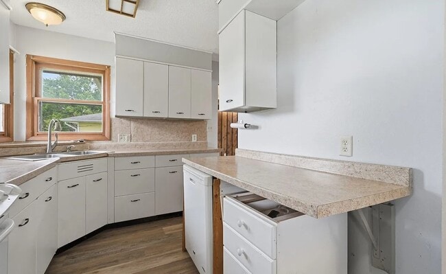 Kitchen - 1672 10th St NW