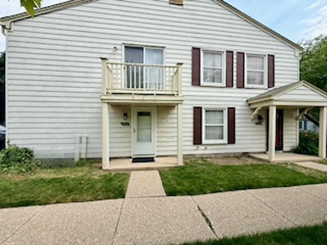 Building Photo - Updated 2-Bedroom Condo in Keatington – Move-In Ready!