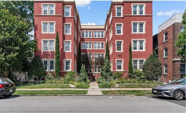 Building Photo - 1008 Westover Ave Unit #401b