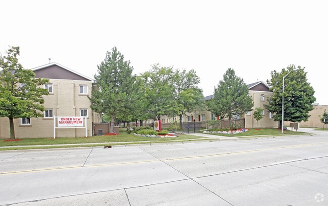 Photo - Renaissance Court