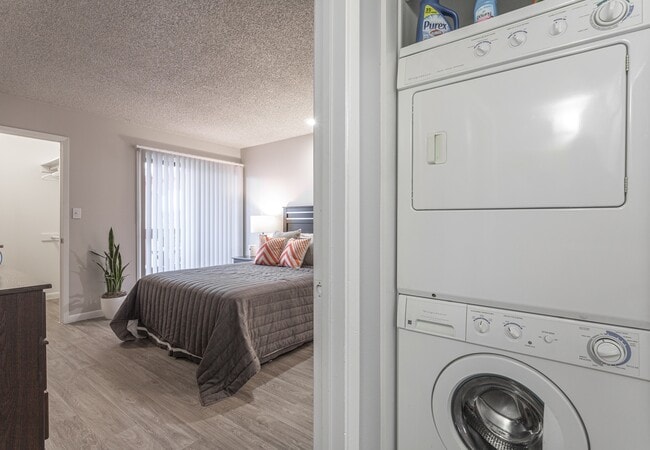 Stackable washer and dryer