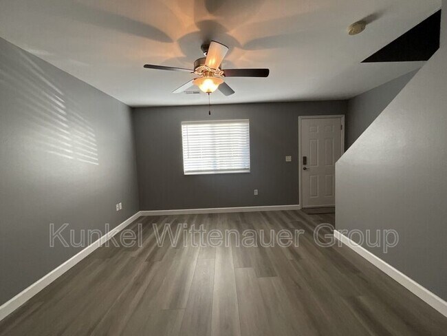 Photo - 704 Fountain View Dr