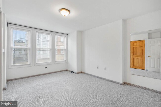 Photo - 708 Tasker St