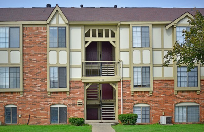 Stone Ridge Apartments For Rent in Wixom, MI