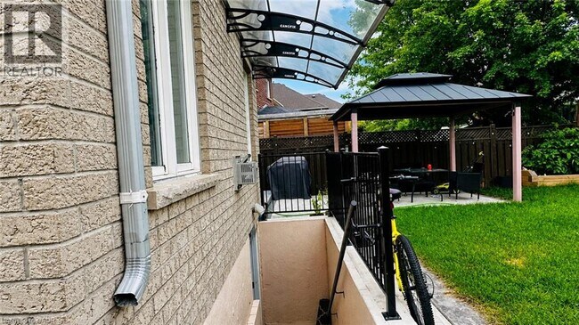 Photo - 6 Lily Ln
