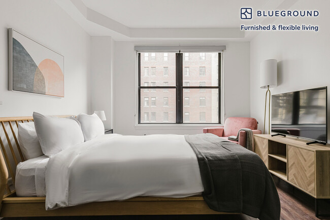 Building Photo - 200 E Chestnut St Rental