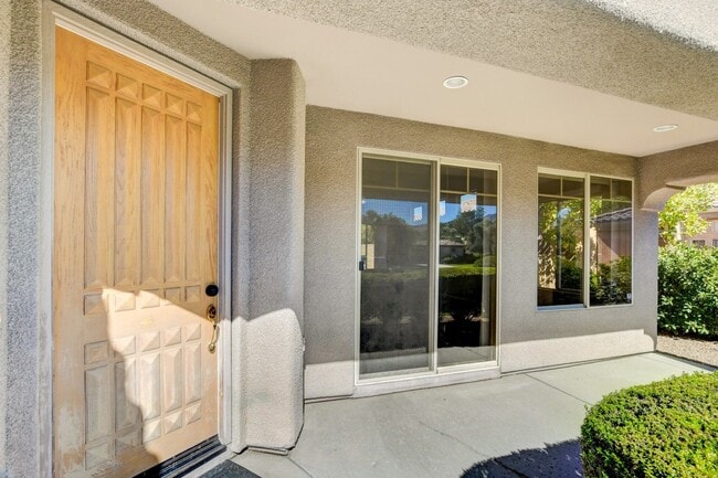 Photo - ELEGANT Single Story, 2 Bedroom Home in ANTHEM Gated Community!