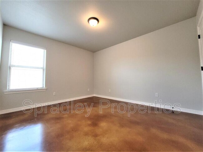 Photo - 206B Juniper Dr