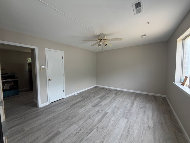 Photo - 825 Kerns Ave SW Unidad 829 Kerns