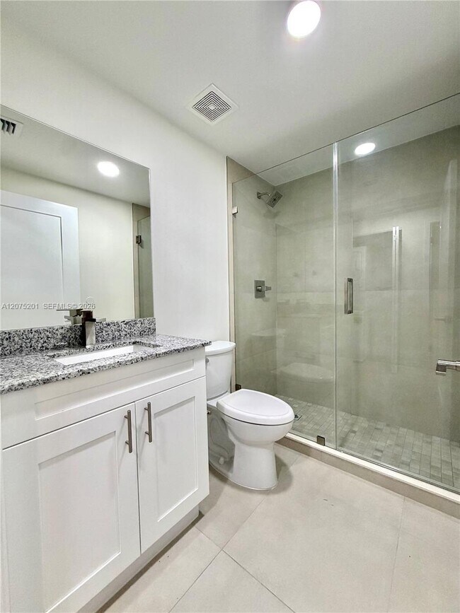 310 E 7th St Unit 203